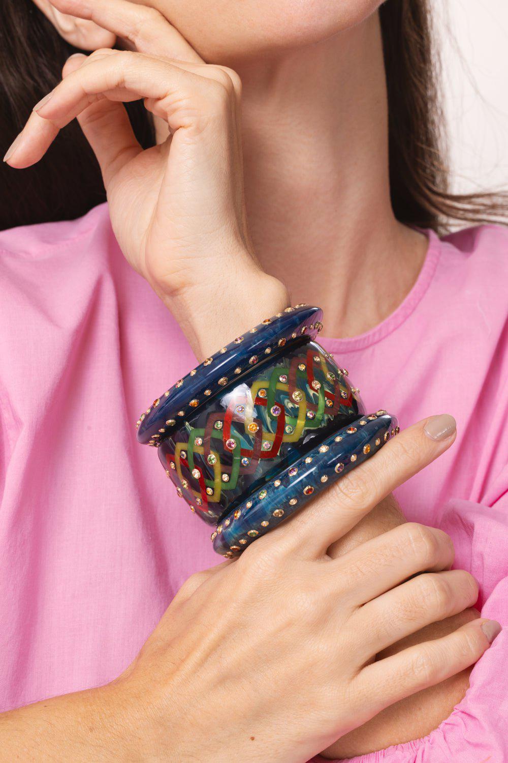 Stunning 18K Yellow Gold Amethyst, Citrine, Peridot and Blue Bakelite Bangle
